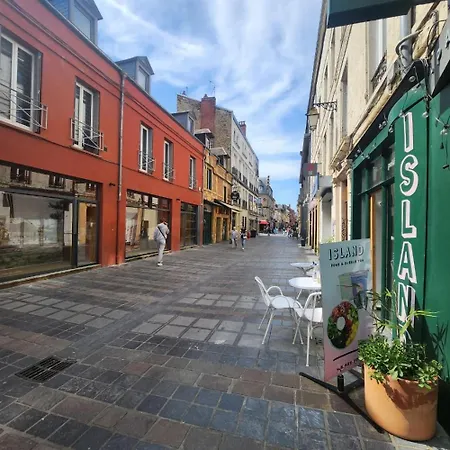 Sun - 1st Floor - Center - Train Station 5 Minutes Away Lejlighed