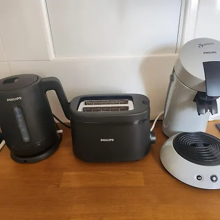 Sun - 1st Floor - Center - Train Station 5 Minutes Away