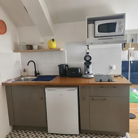 Lejlighed Sun - 1st Floor - Center - Train Station 5 Minutes Away