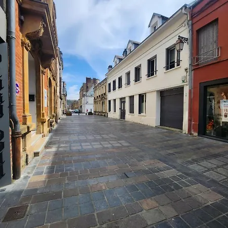 Lejlighed Sun - 1st Floor - Center - Train Station 5 Minutes Away *