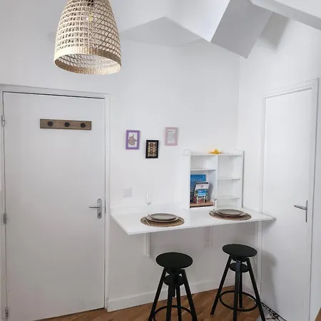 Lejlighed Sun - 1st Floor - Center - Train Station 5 Minutes Away